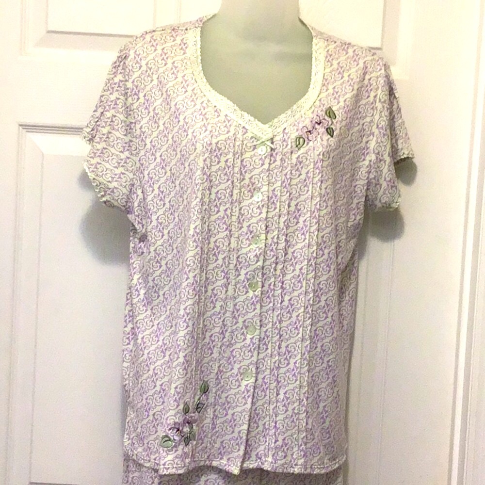 Aria soft pajama set floral embroidery stretchy fabric NWOT